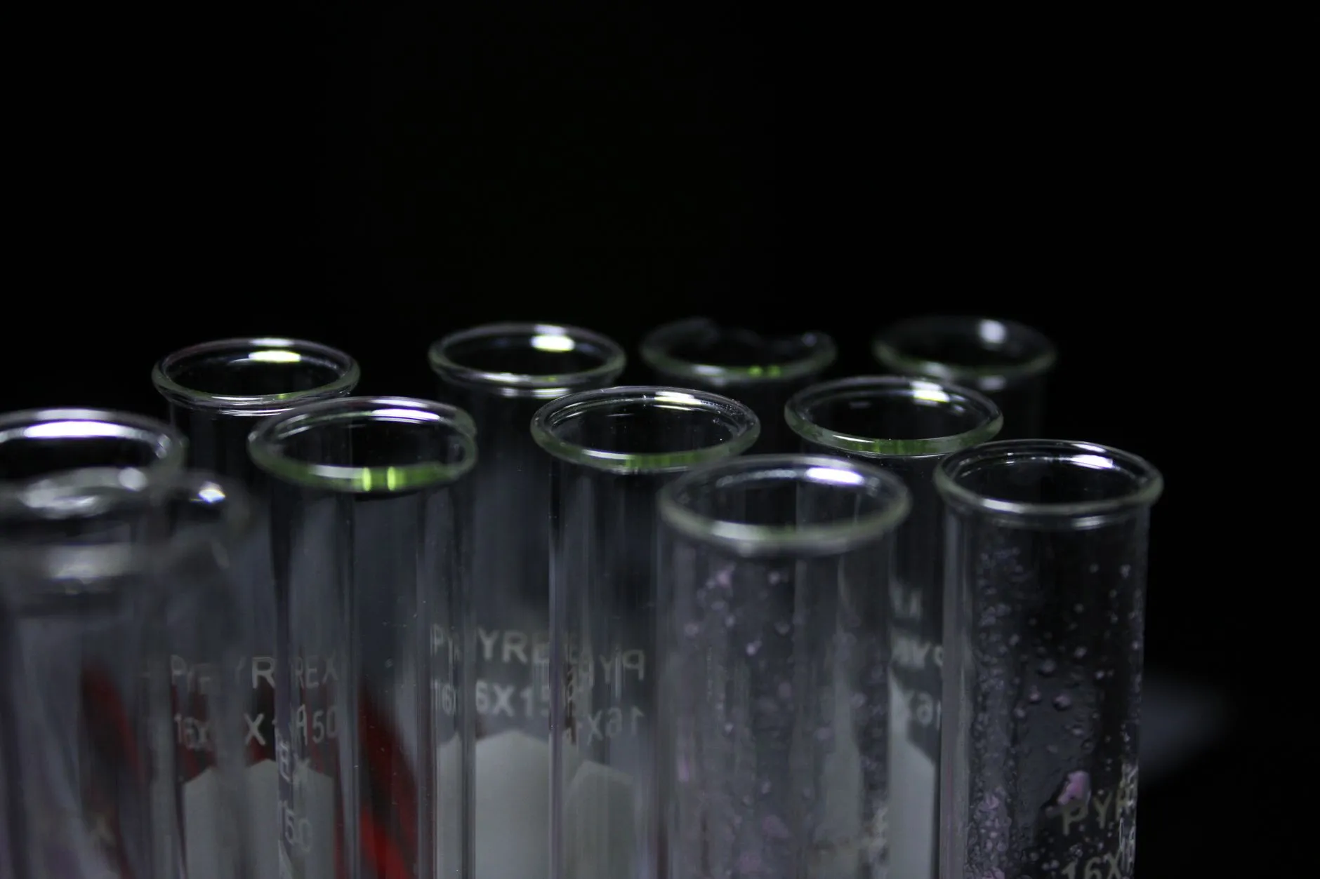 电源适配器与充电器选型指南:适配华中地区电子设备的关键考量